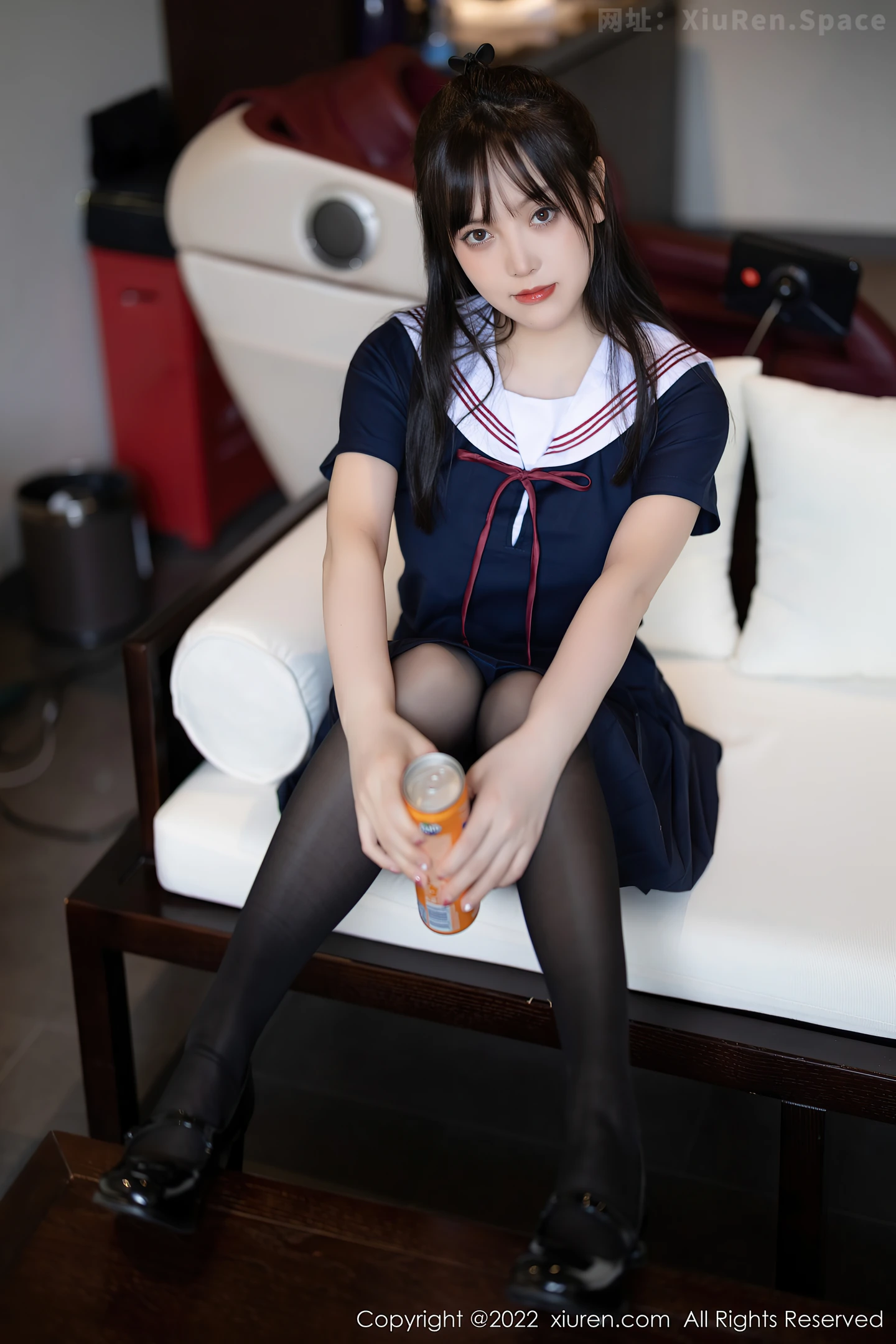 图片[6]-[XiuRen秀人网]VOL.4826 模特豆瓣酱性感深蓝色套装配超薄无内黑丝秀丰满身材诱惑写真71P-秀人网官方网站